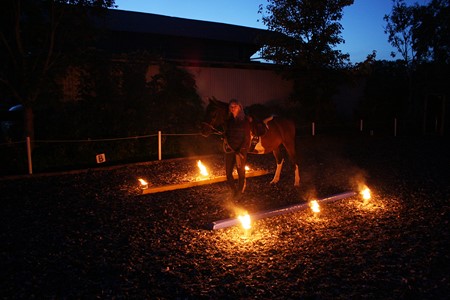 Ferienhof Hubertus - Feuer - Workshop für Reiter und Pferd